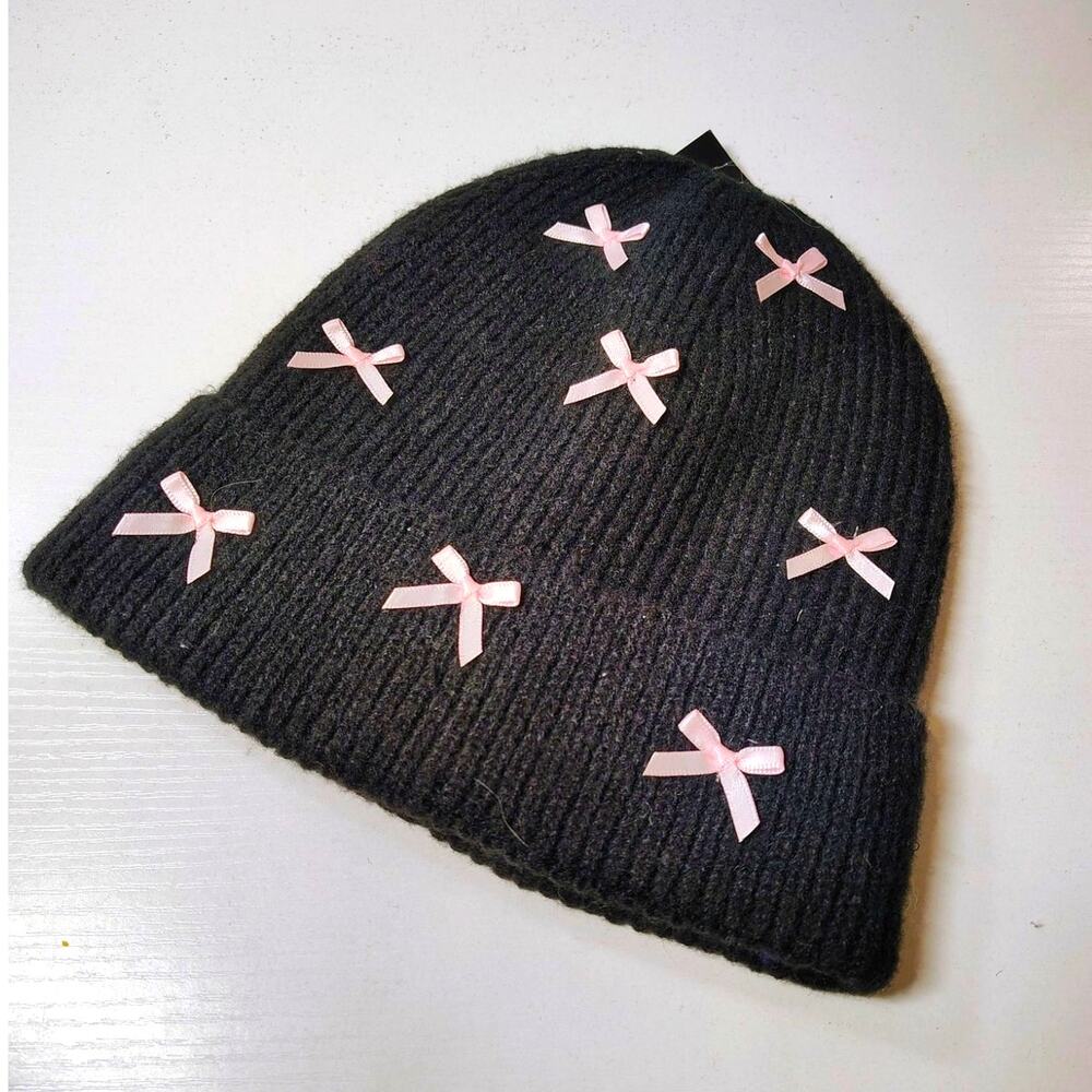 NEW black beanie with pink bows